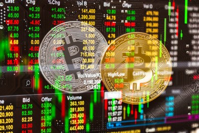 Bitcoin regagne après être tombé en dessous de 23 000 $