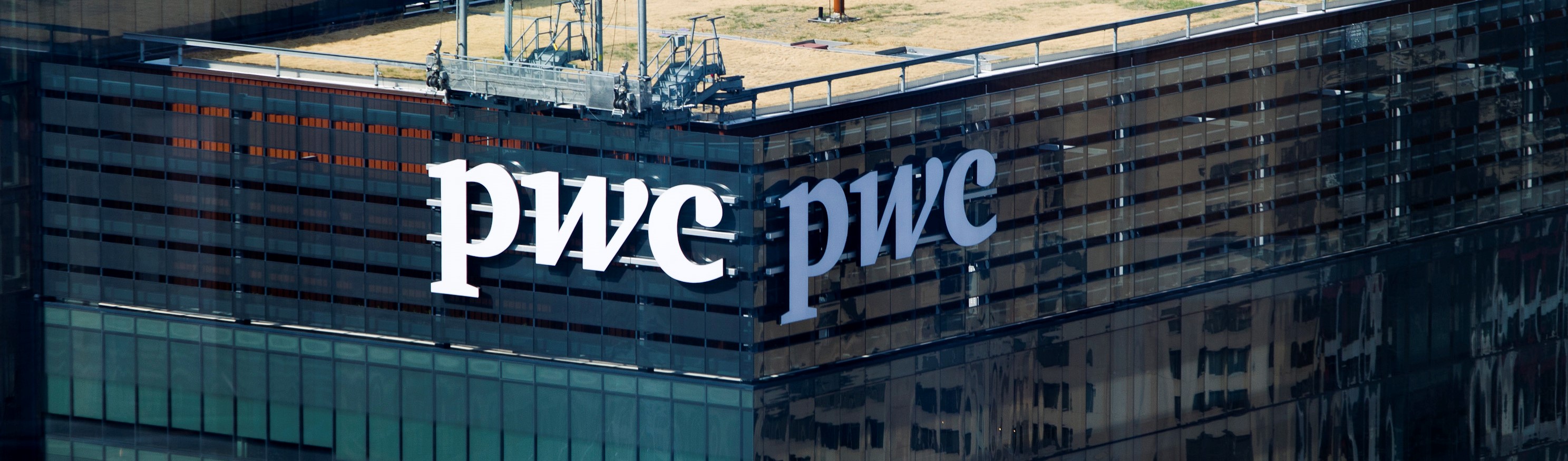 Большая четверка. Большая четверка аудиторских компаний. PWC большая четверка. KPMG И PWC. Корпорация из «большой четверки».